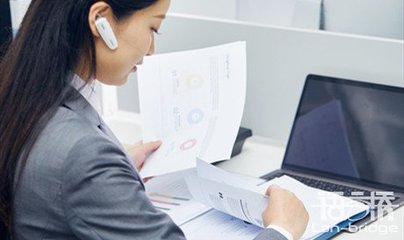 同聲傳譯服務(wù)價格解析 一天的費(fèi)用是多少？